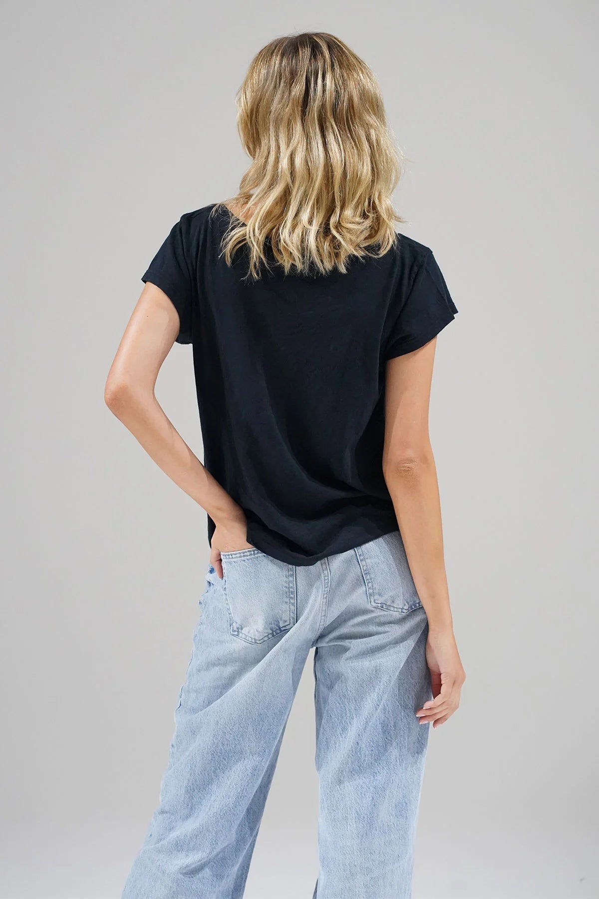 Kaden V - Neck Tee - Black - Elle Maxine