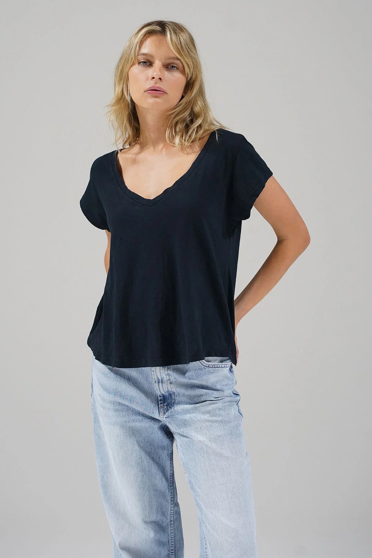 Kaden V - Neck Tee - Black - Elle Maxine