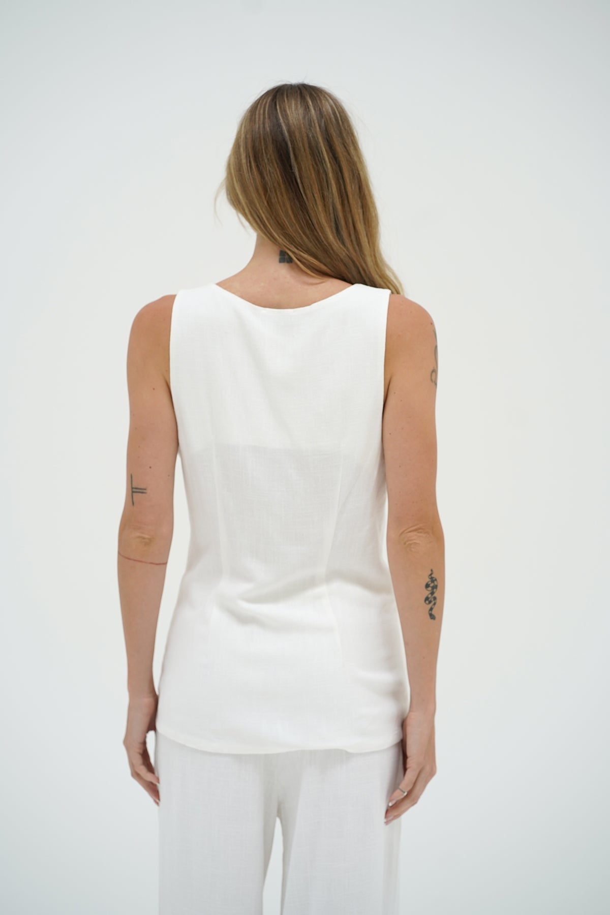 Kai Long Line Linen Vest - Whisper White - Elle Maxine