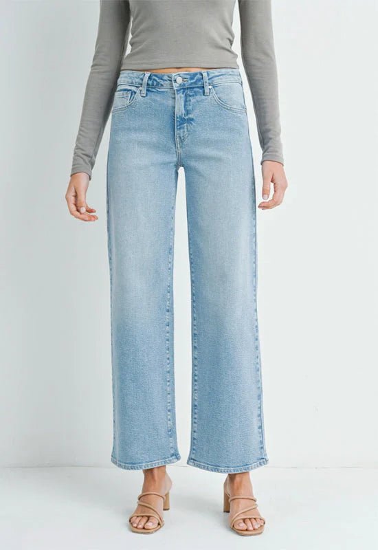 Slim Wide Leg Jeans - Light Wash - Elle Maxine