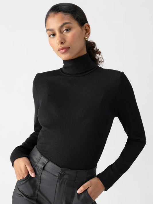 Essential Turtleneck- Black