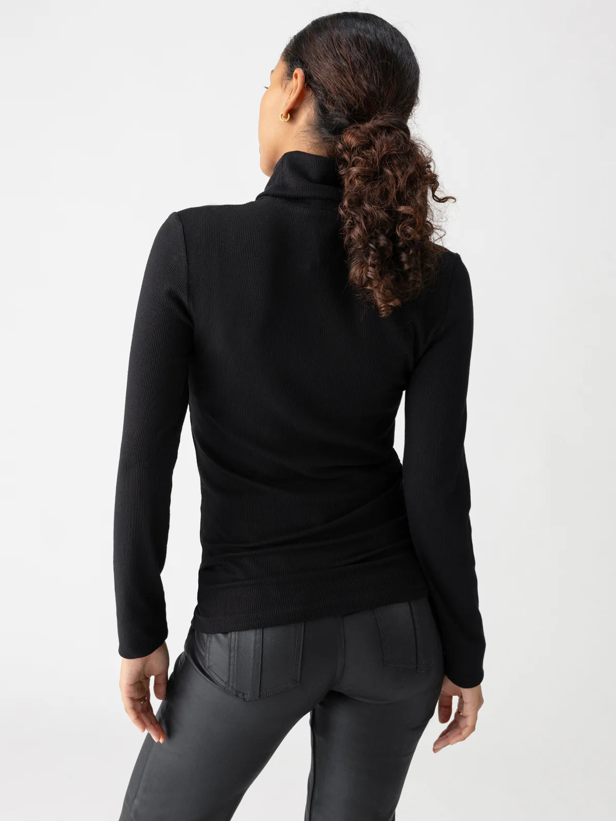 Essential Turtleneck- Black