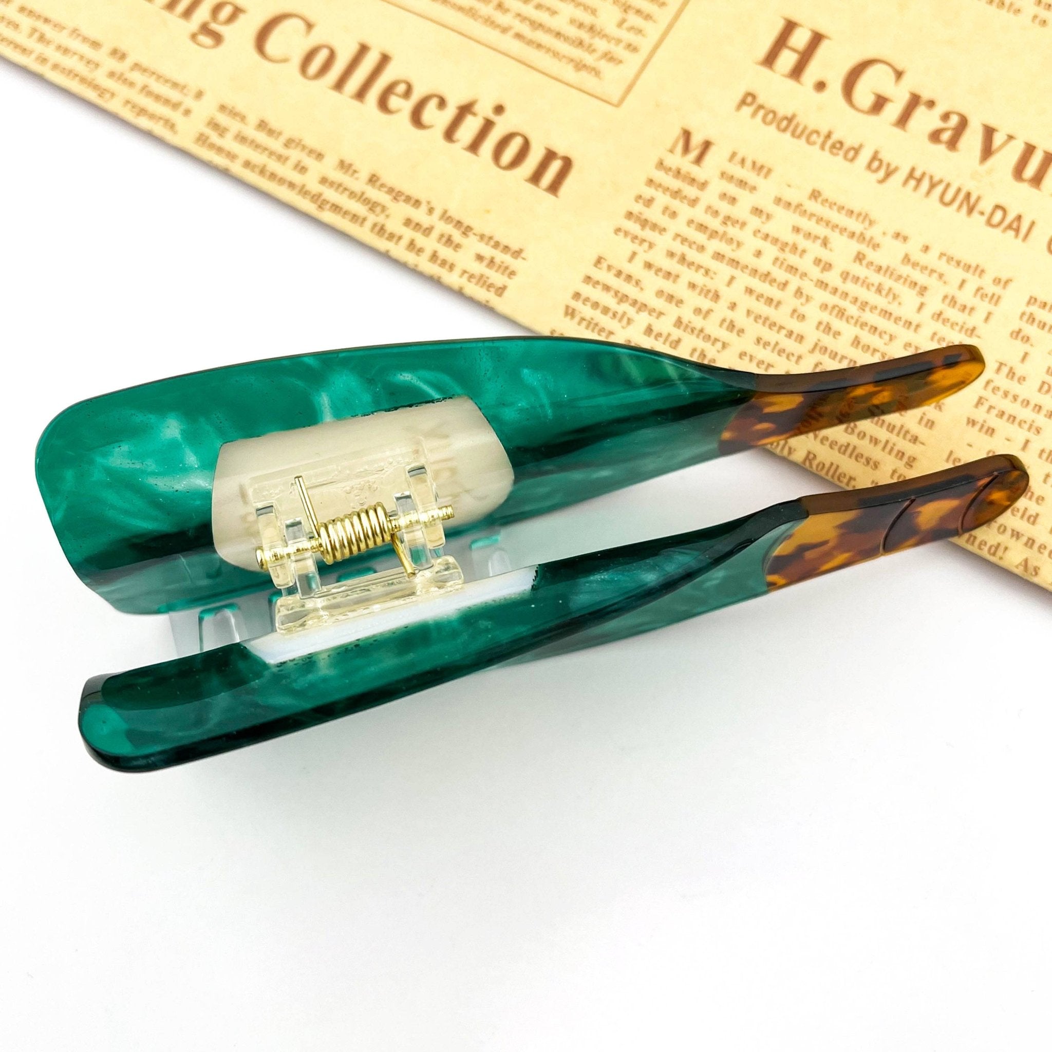 Acrylic Hair Clip - Champagne - Elle Maxine