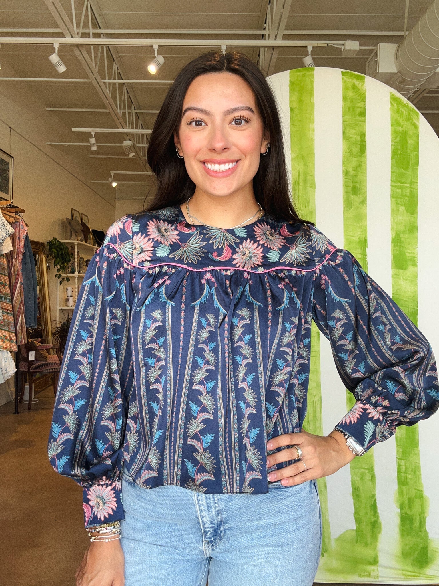 Baily Scallop Piping Top - Elle Maxine