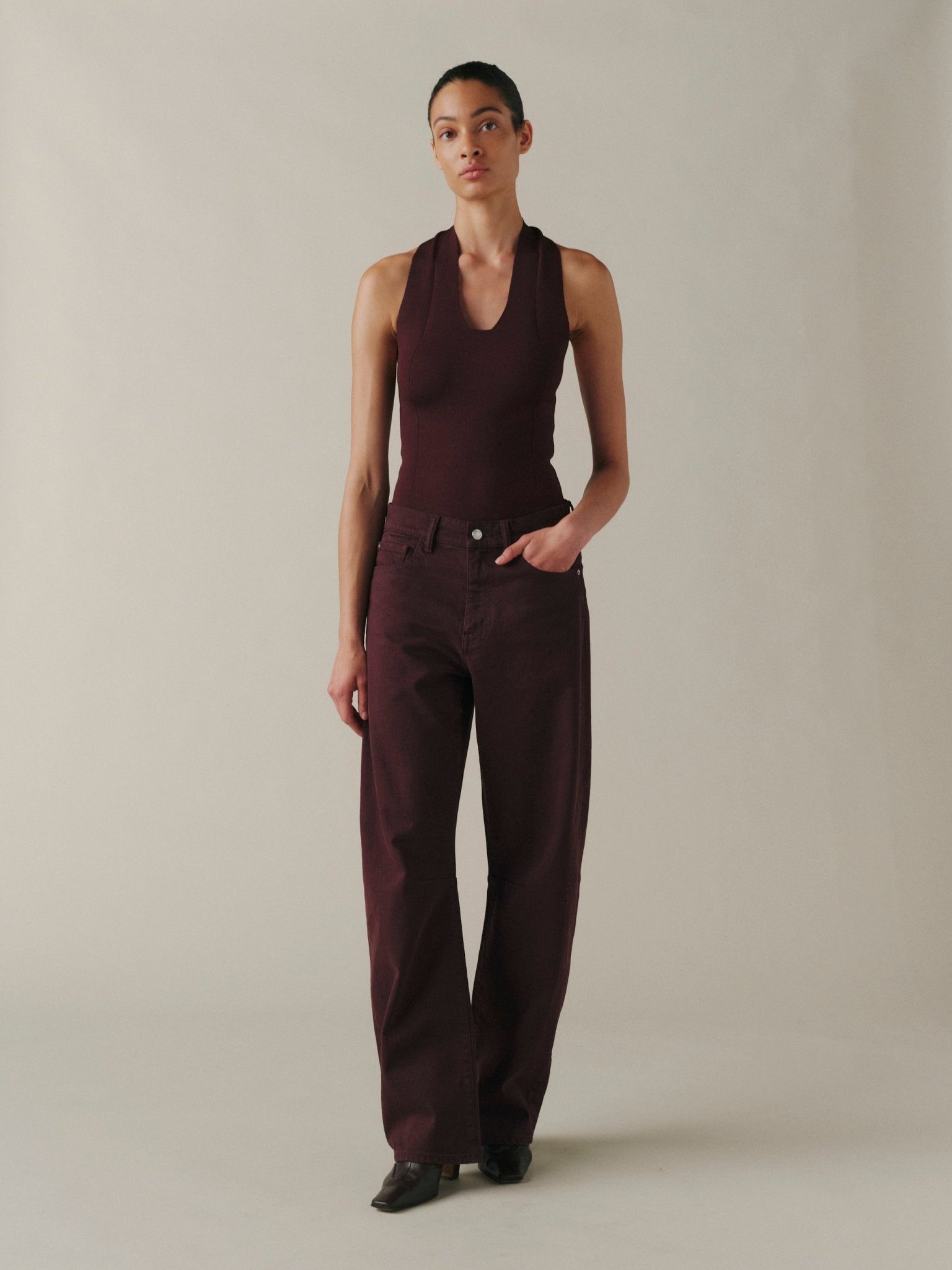BNA Soft Curve Barrel Jeans - Elle Maxine