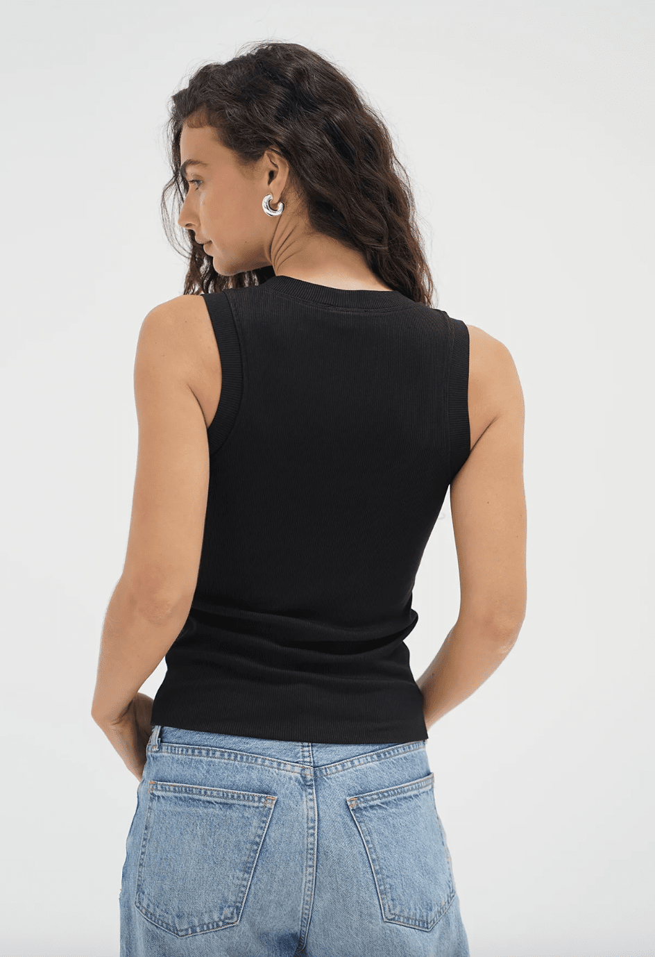 Double Layer Ribbed Scoop Tank - Black - Elle Maxine