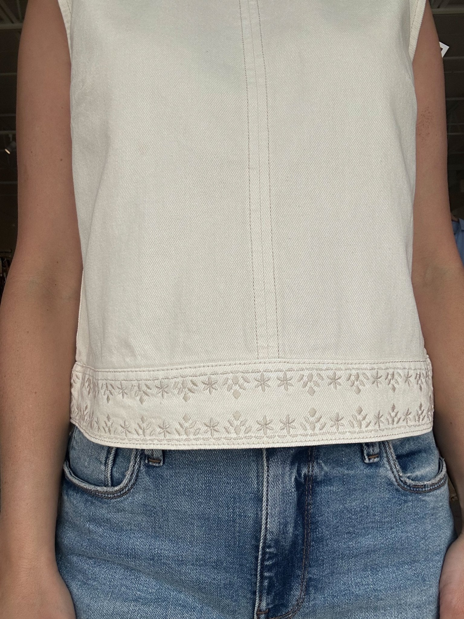 Holly Sleeveless Blouse - Birch - Elle Maxine