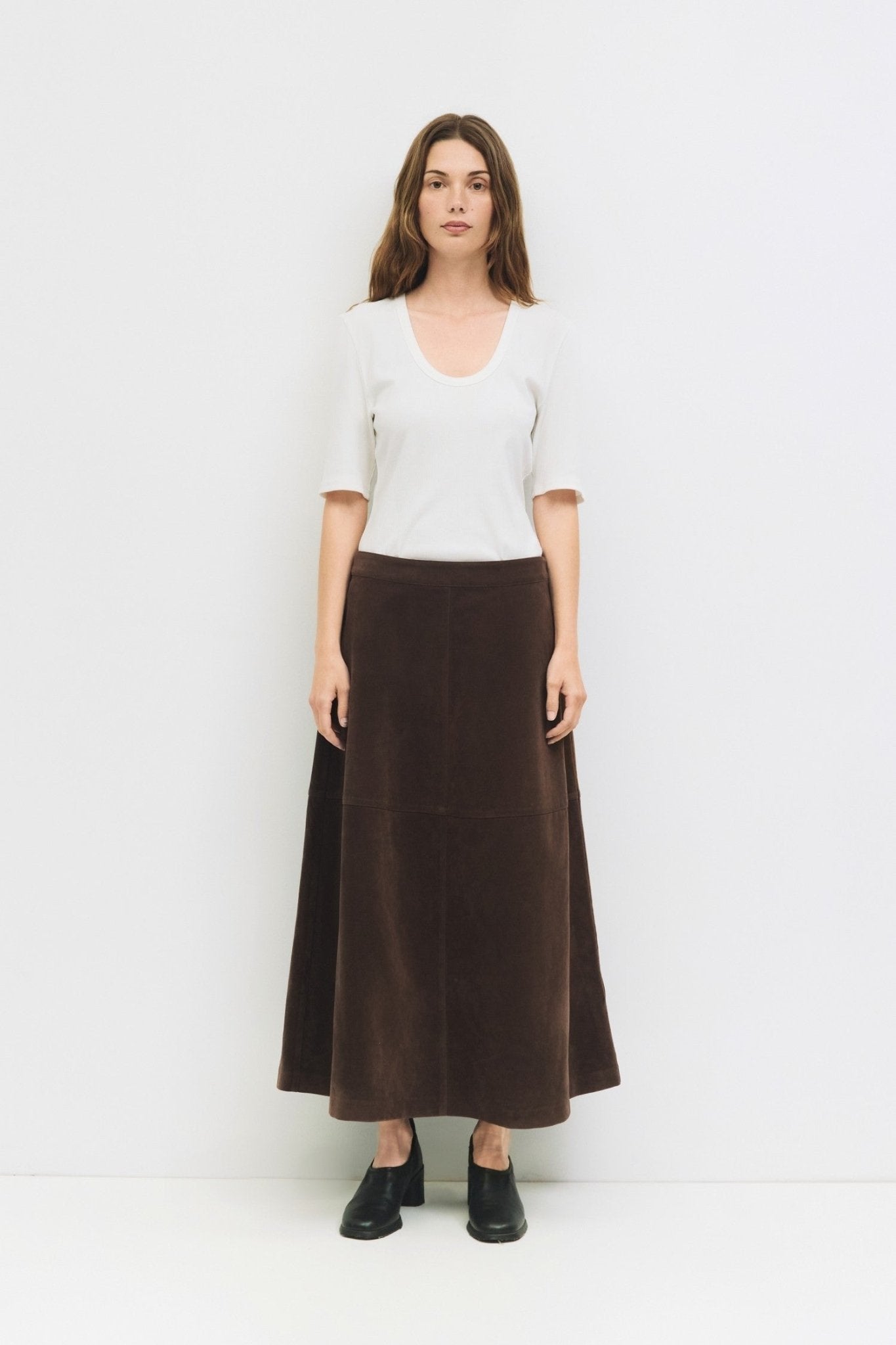 Izzy Scoop Neck Tee - White - Elle Maxine
