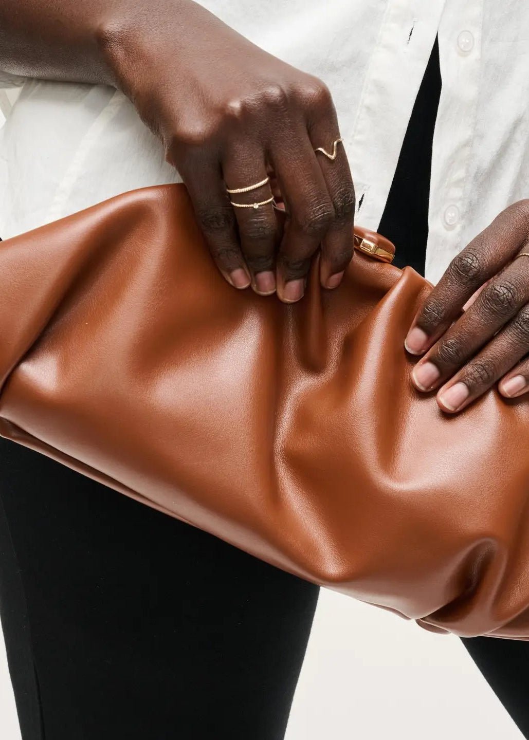 Jennifer Clutch - Elle Maxine