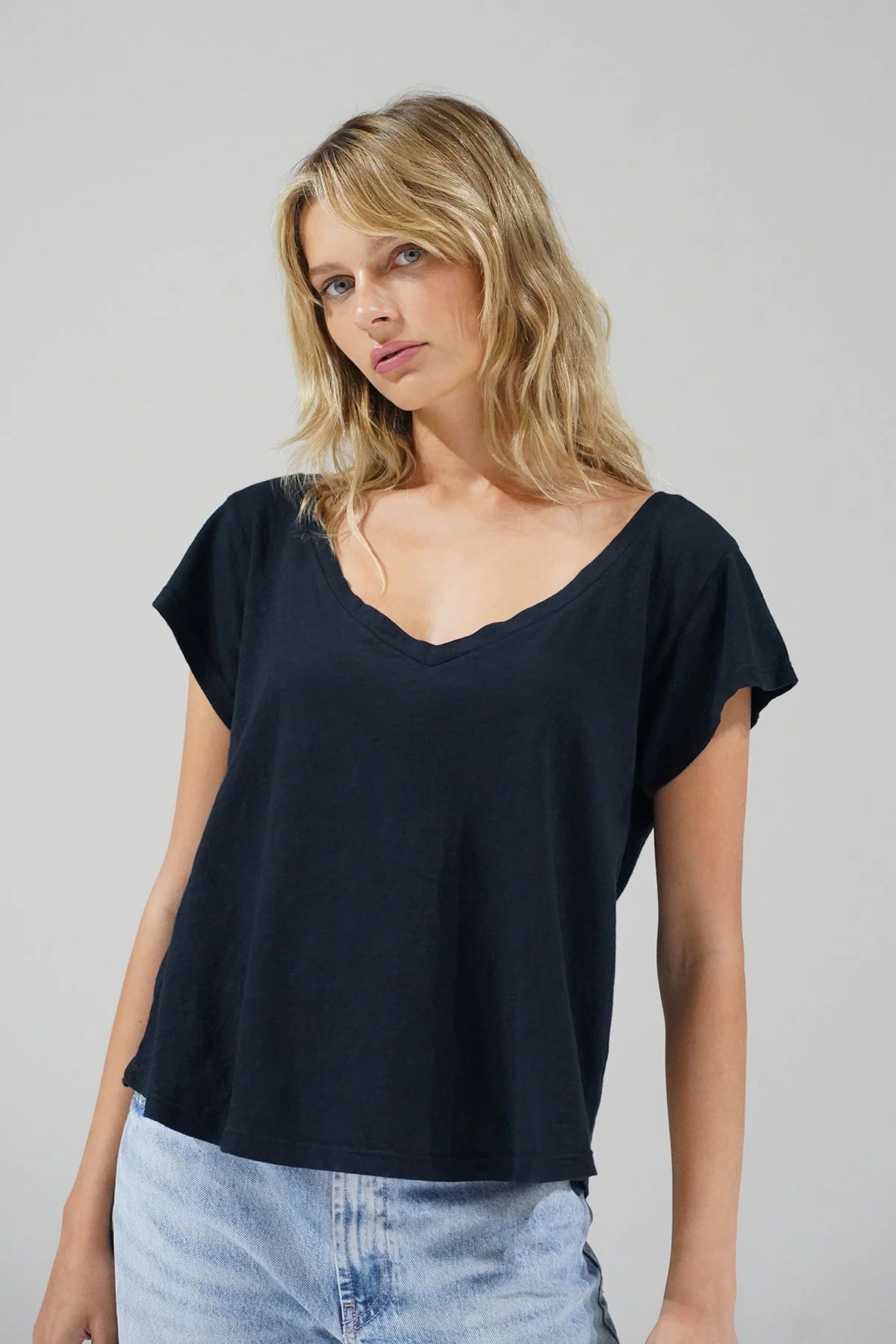 Kaden V - Neck Tee - Black - Elle Maxine