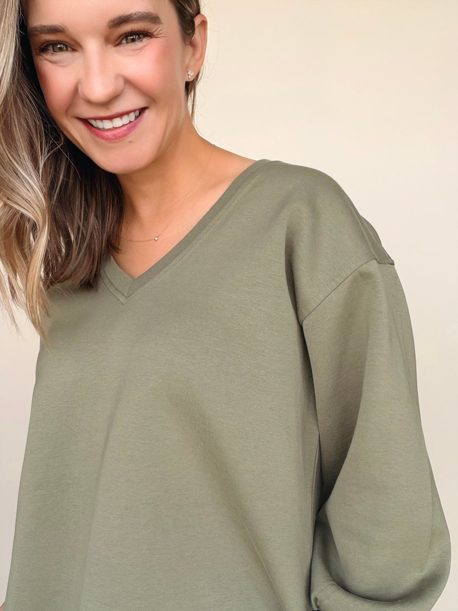 Lewton V-Neck Pullover Sweater - Elle Maxine