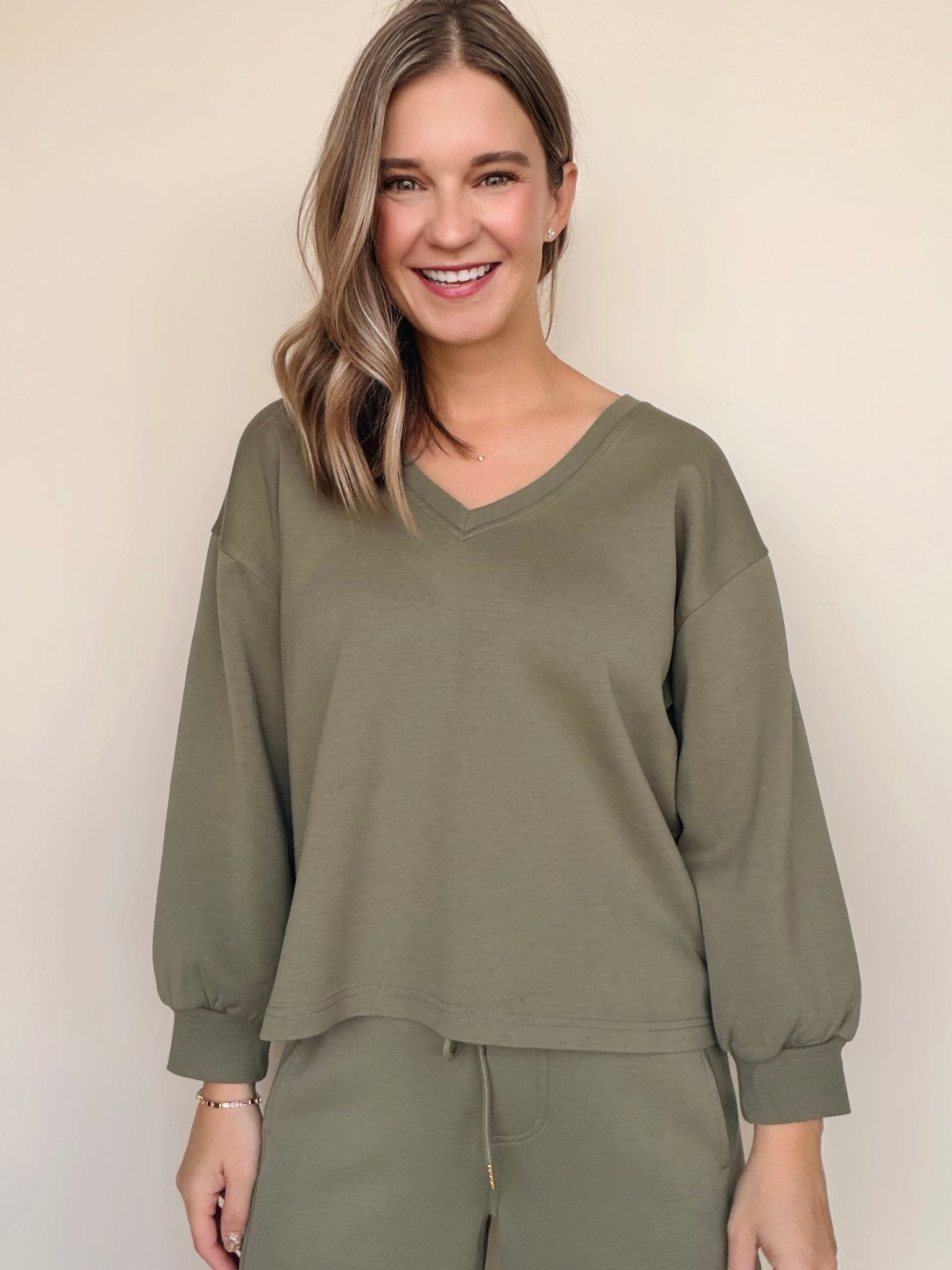 Lewton V-Neck Pullover Sweater - Elle Maxine