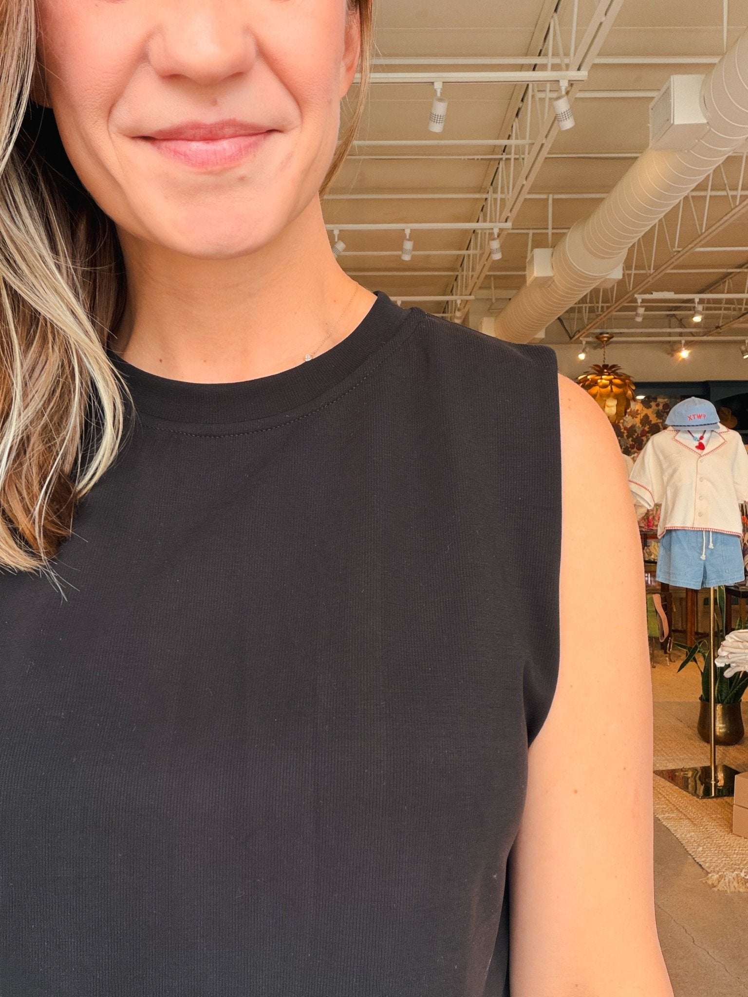 Lizzie Soft Bubble Tank - Black - Elle Maxine