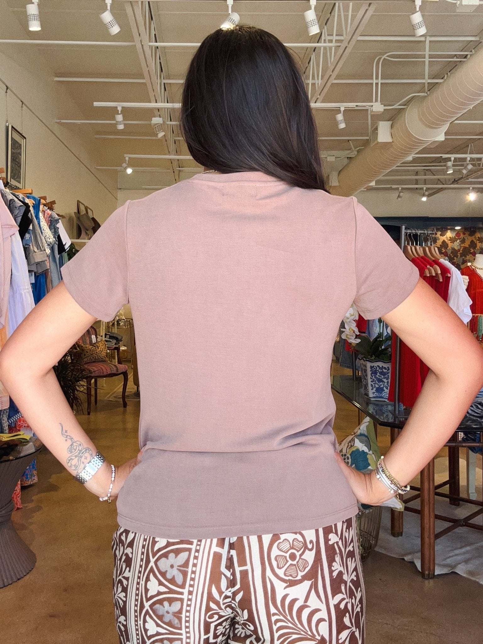 Remington Scoop Neck Tee- Latte - Elle Maxine