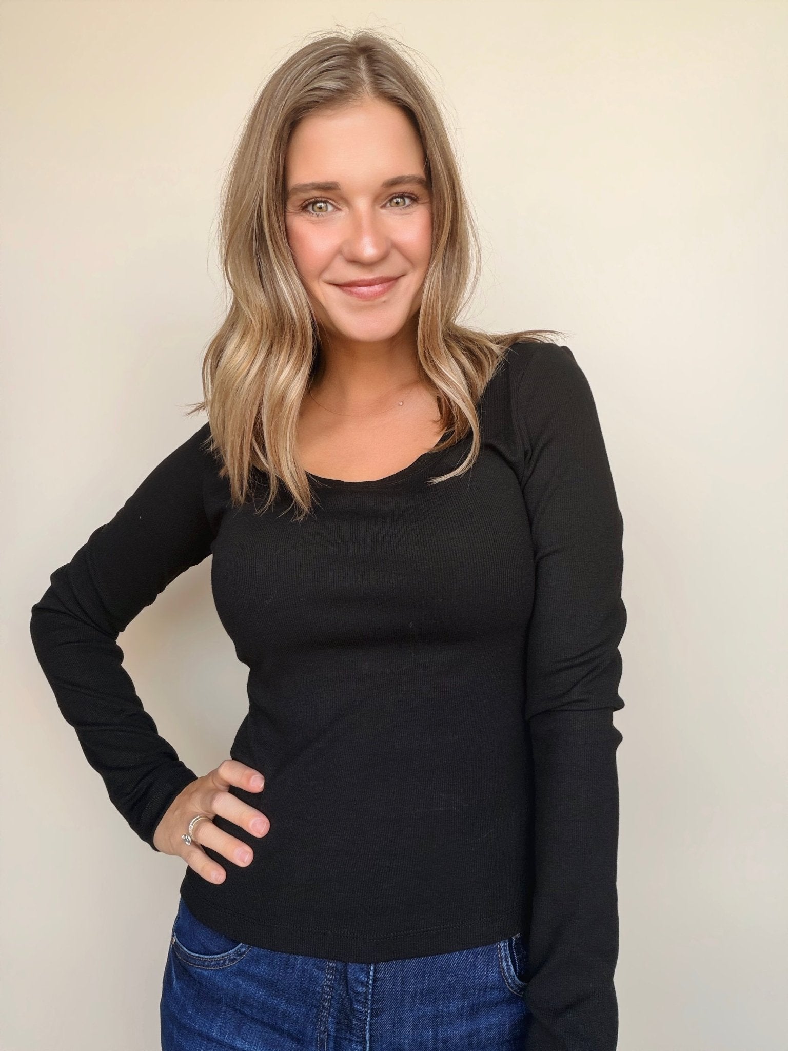 Sarah Ribbed Scoop Neck Top - Elle Maxine