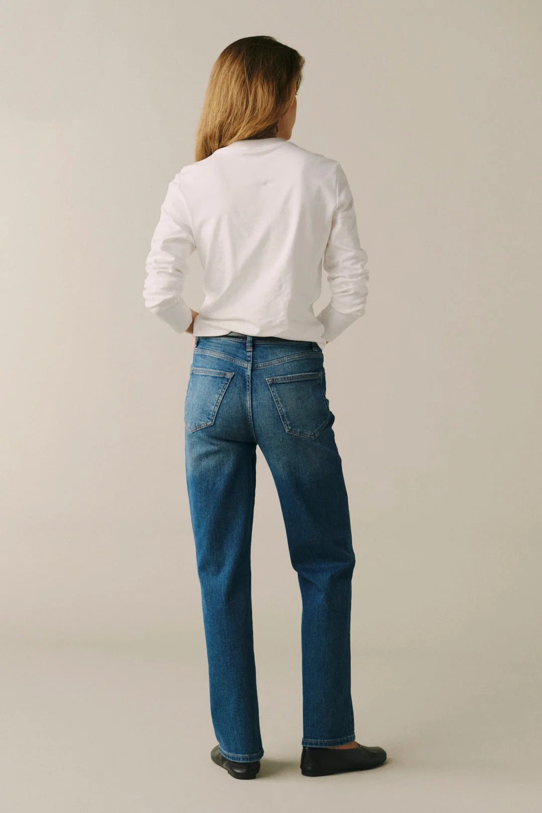 The Vancouver Straight Leg Jeans - Elle Maxine