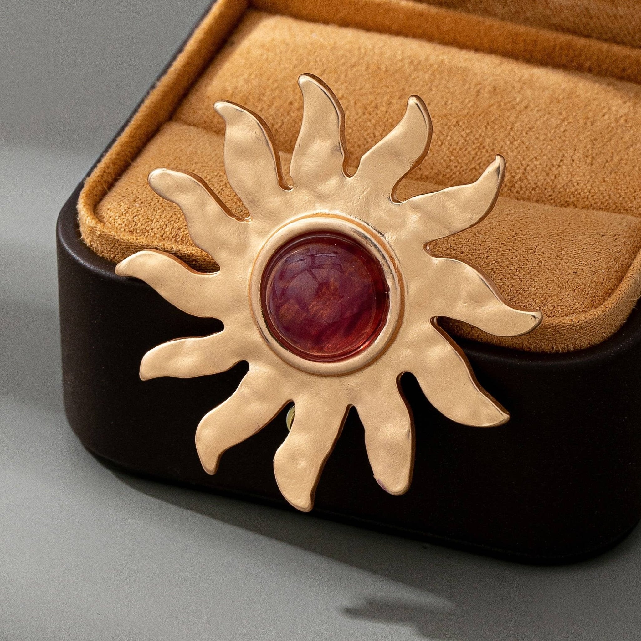 Vintage - Inspired Brooch - Elle Maxine